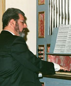 Tocando el órgano barroco de la Catedral de Buenos Aires